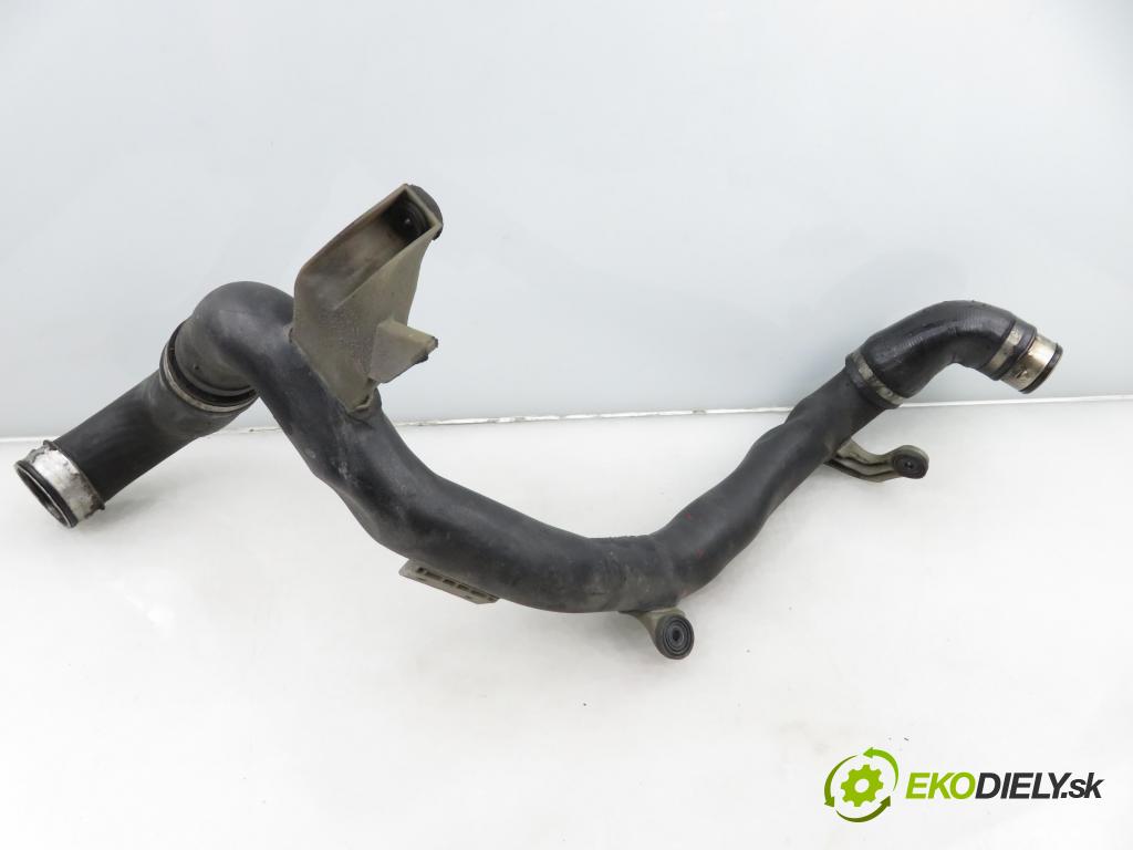 VW GOLF V (1K1) HB 2007 77,00 1.9 TDI - BLS 1896,00 Rúra intercoolera turba 3C0145840H
