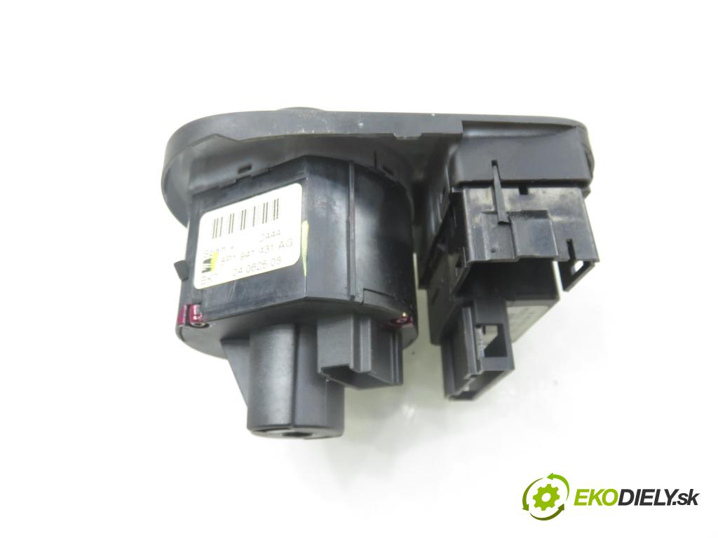 SEAT ALTEA (5P1) MINIVAN 2004 77,00 1.9 TDI PD 105 - BJB 1896,00 přepínač světla 5P1941431AG