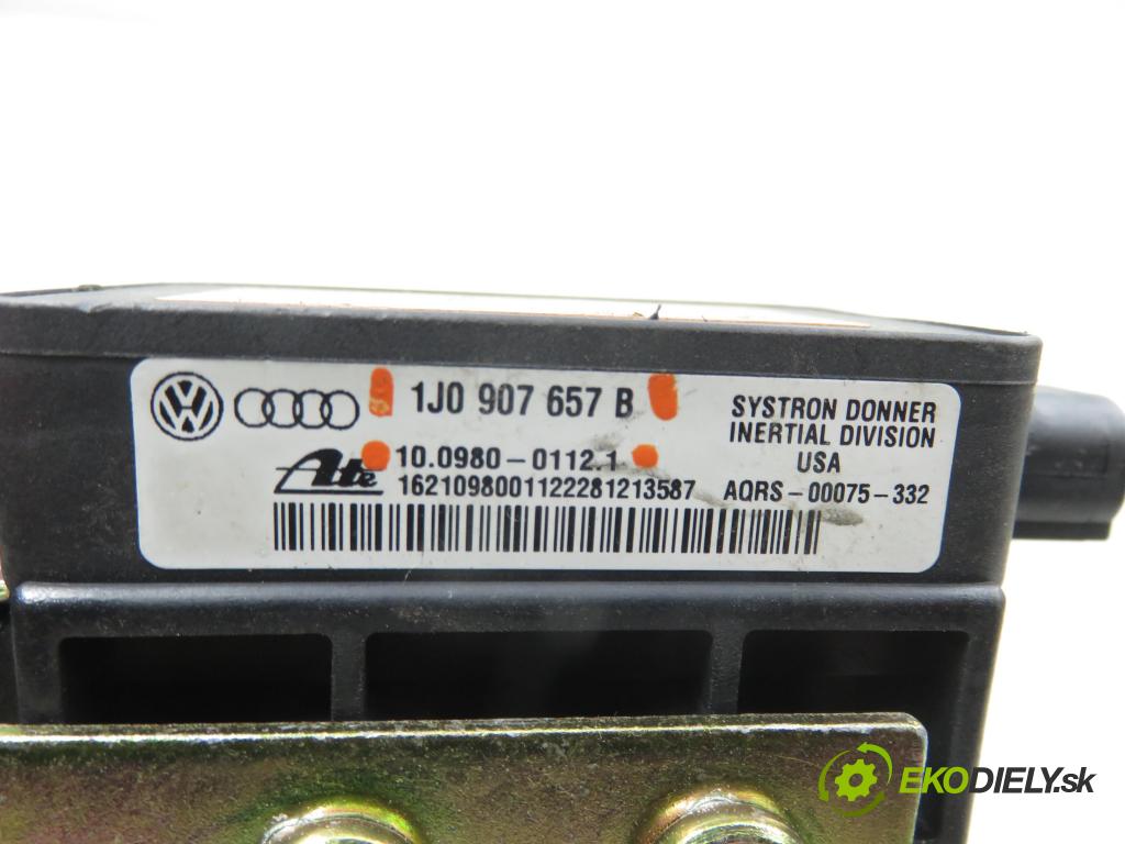 AUDI A3 (8L1) HB 1999 92,00 1.8 - AGN 1781,00 snímač ESP 10098001121 ; 1J0907657B