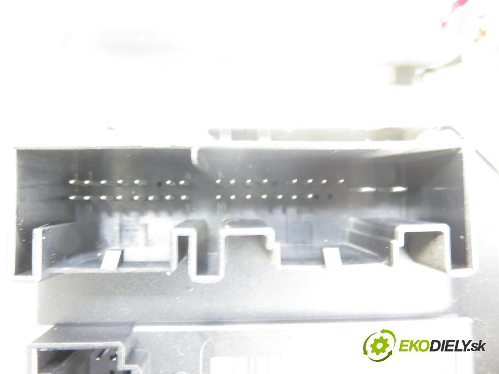 SEAT ALTEA (5P1) MINIVAN 2004 77,00 1.9 TDI PD 105 - BJB 1896,00 Mechanizmus okien 1K0959792D ; 5P0837402A ; 1T0959702A