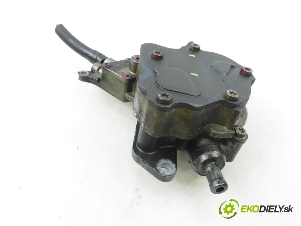 AUDI A4 (8E2, B6) SEDAN 2001 96,00 1.9 TDI PD 130 - AWX 1896,00 Pumpa vákuová 038145209A