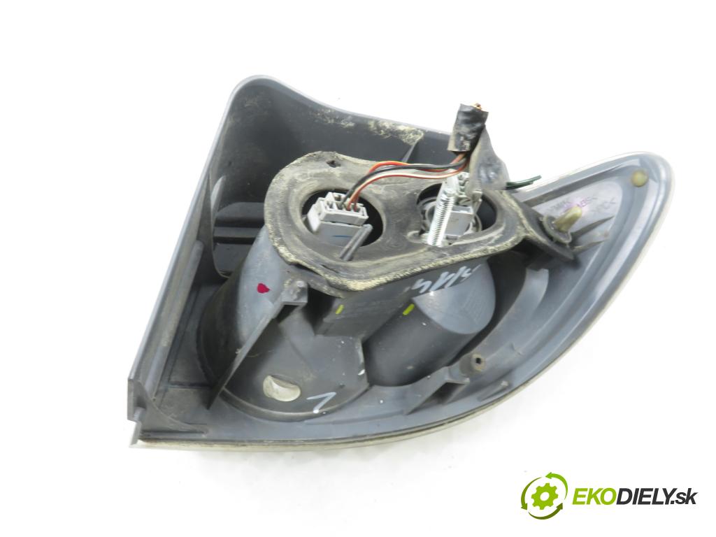 MAZDA 2 (DY) HB 2006 50,00 1.4 CD - F6JA 1399,00 Svetlo ľavé zadné 6M7113405AF