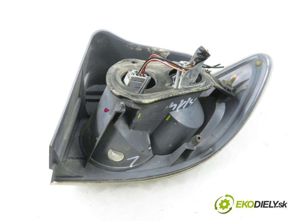 MAZDA 2 (DY) HB 2006 50,00 1.4 CD - F6JA 1399,00 Svetlo ľavé zadné 6M7113405AF