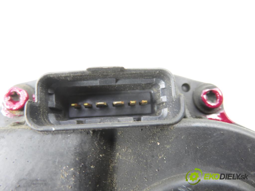 RENAULT MEGANE II (BM0/1_, CM0/1_) HB 2003 60,00 1.4 16V - K4J 732 1390,00 škrtíci klapka 8200063652 ; 8200123061 ; 408239822001 (Škrticí klapka)