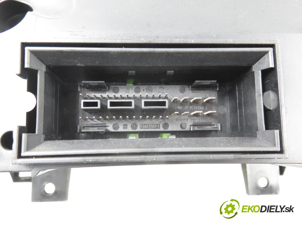 VW GOLF V (1K1) HB 2007 77,00 1.9 TDI - BLS 1896,00 prístrojovka elektrický 1K0920863B