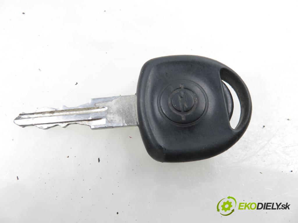 OPEL CORSA C (X01) HB 2002 43,00 1 - Z 10 XE 973,00 spínačka 90589313 ; 90589389 ; 24445098 (Spínací skříňka)