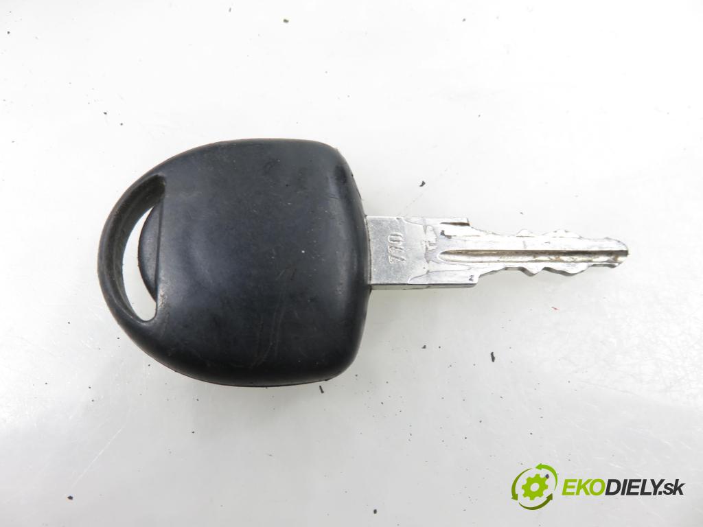OPEL CORSA C (X01) HB 2002 43,00 1 - Z 10 XE 973,00 spínačka 90589313 ; 90589389 ; 24445098 (Spínací skříňka)