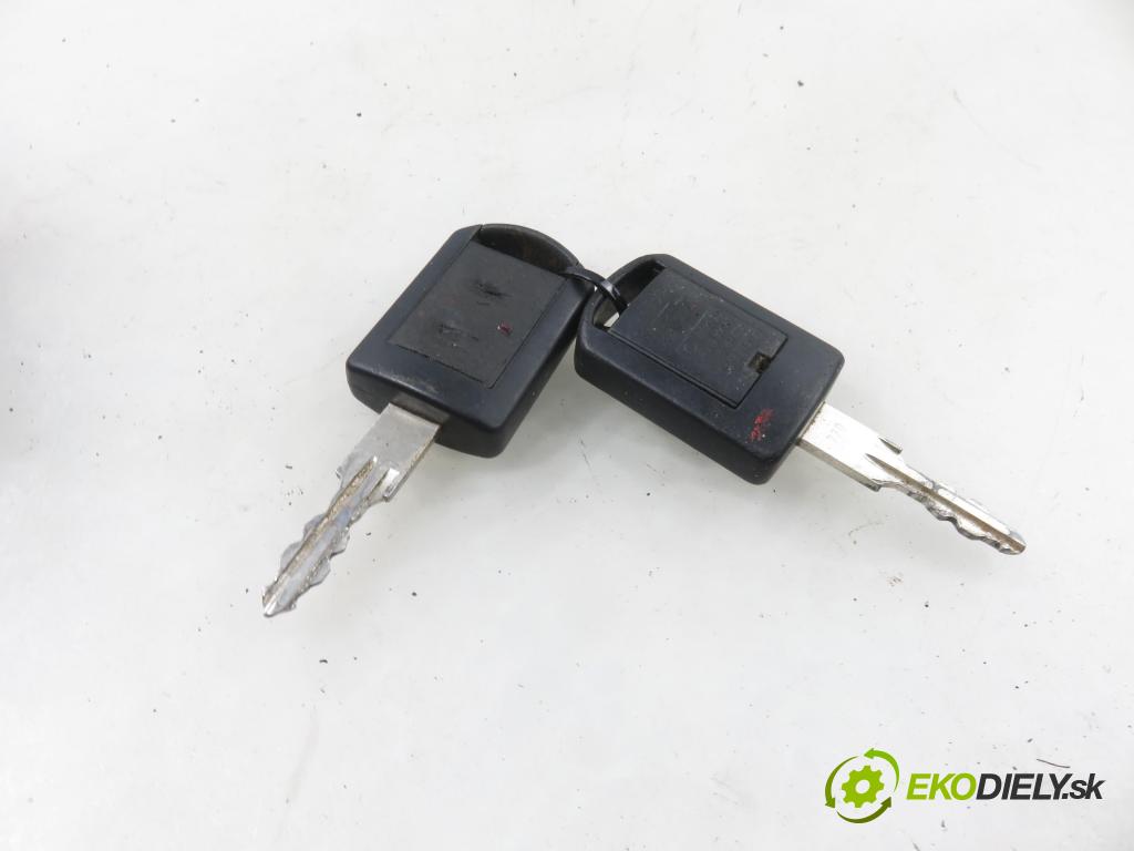 OPEL CORSA C (X01) HB 2001 55,00 1.7 DTI - Y 17 DT 1686,00 spínačka 90589313 ; 90589389 ; 24445098 (Spínací skříňka)