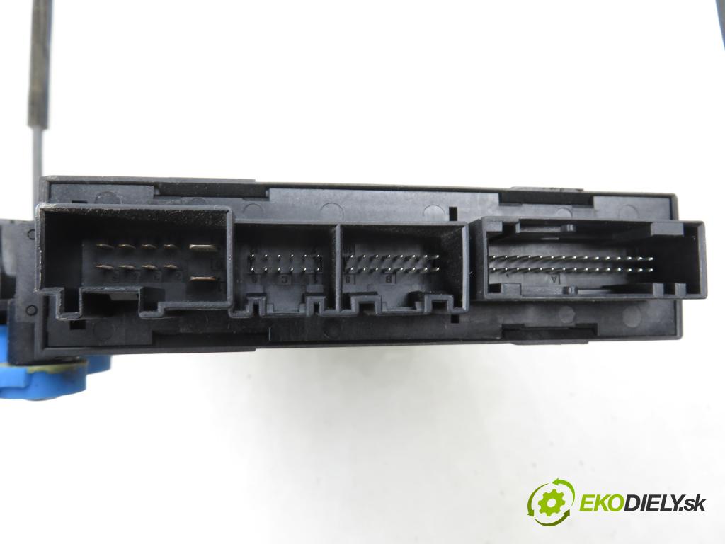 SEAT EXEO (3R2) SEDAN 2010 105,00 2.0 TDI CR 143 - CAGA 1968,00 mechanismus oken PPE 8E1959802G ; 5WK49200CBF
