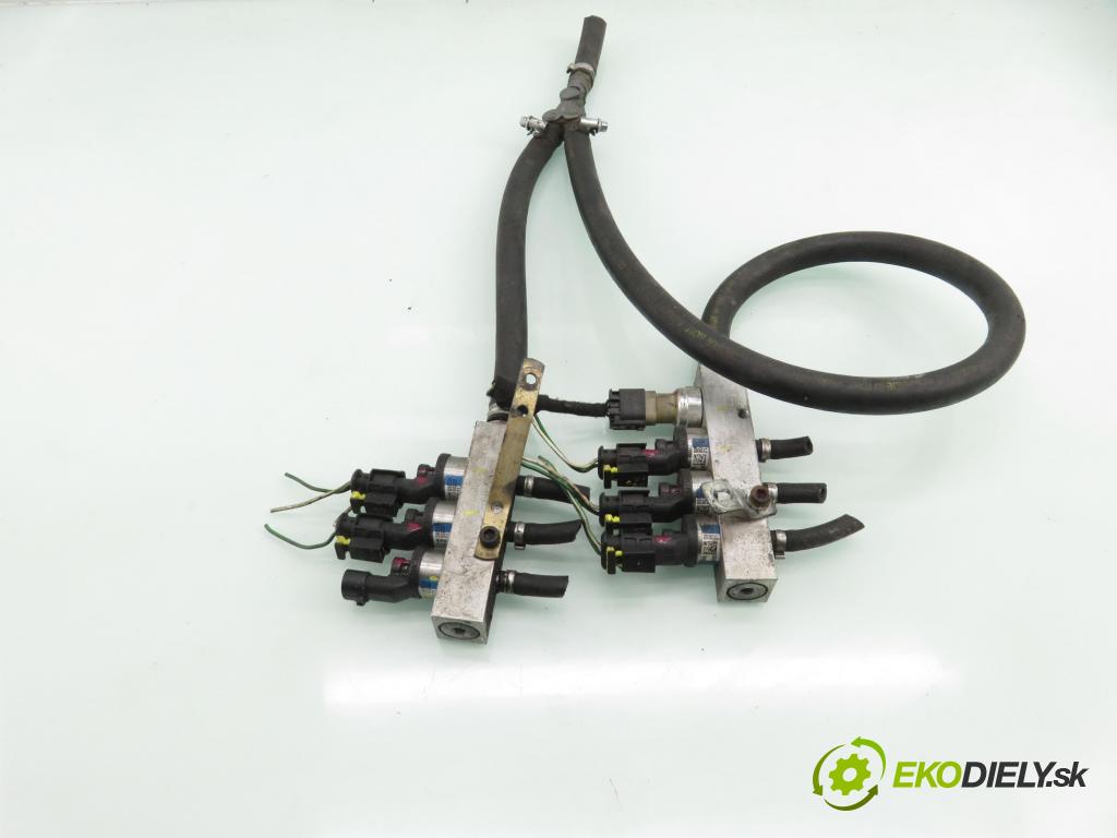 SUZUKI VITARA (ET, TA, TD) TERENOWY 1996 100,00 2.0 V6 24 136 (SV620) - H 20 A 1998,00 Lišta vstrekovacia LPG 09SQ99020021 ; 67R010185