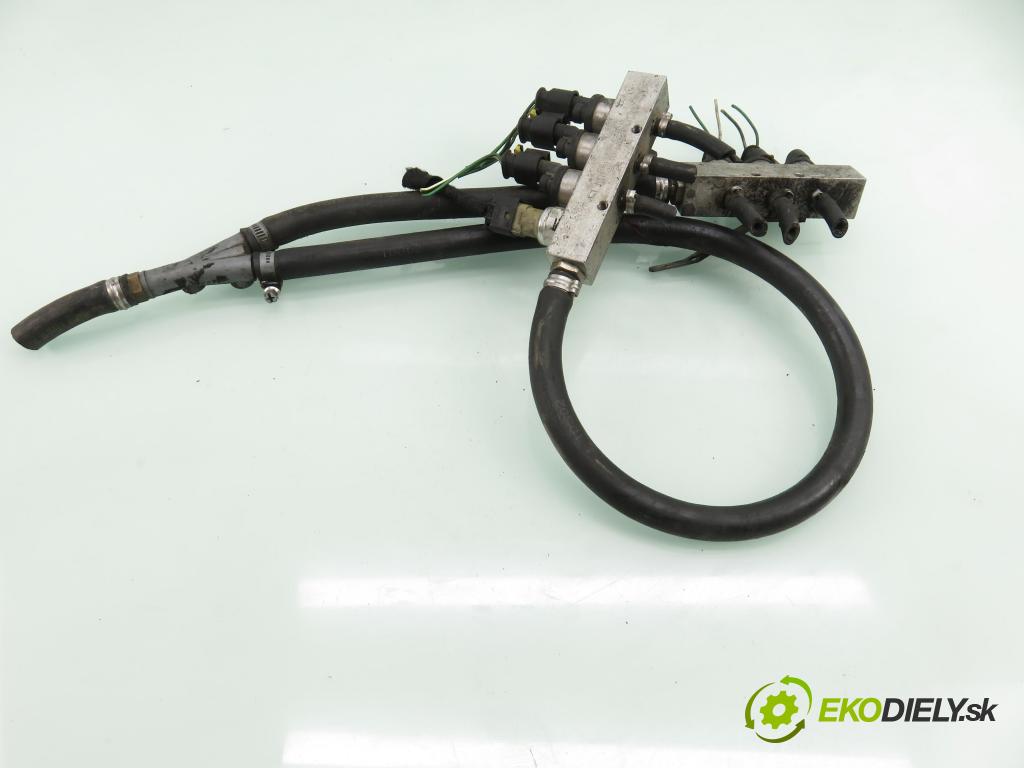 SUZUKI VITARA (ET, TA, TD) TERENOWY 1996 100,00 2.0 V6 24 136 (SV620) - H 20 A 1998,00 Lišta vstrekovacia LPG 09SQ99020021 ; 67R010185