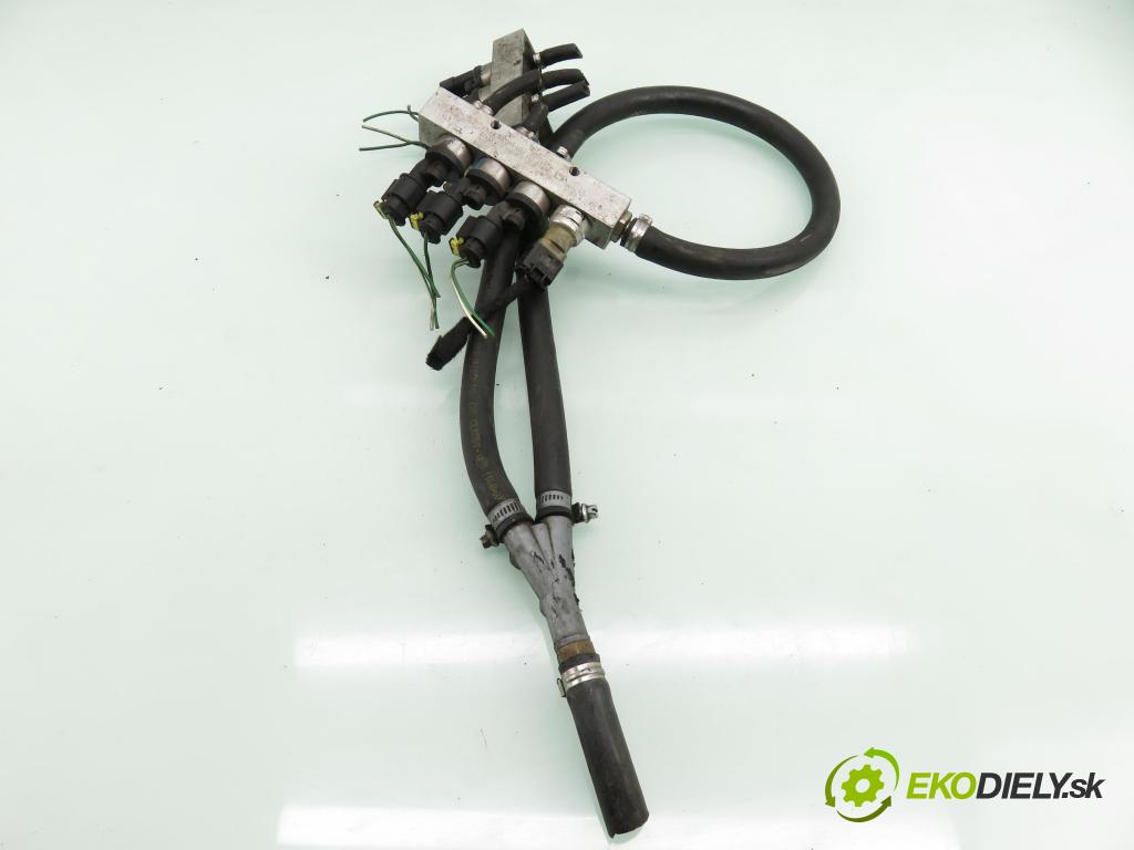 SUZUKI VITARA (ET, TA, TD) TERENOWY 1996 100,00 2.0 V6 24 136 (SV620) - H 20 A 1998,00 Lišta vstrekovacia LPG 09SQ99020021 ; 67R010185