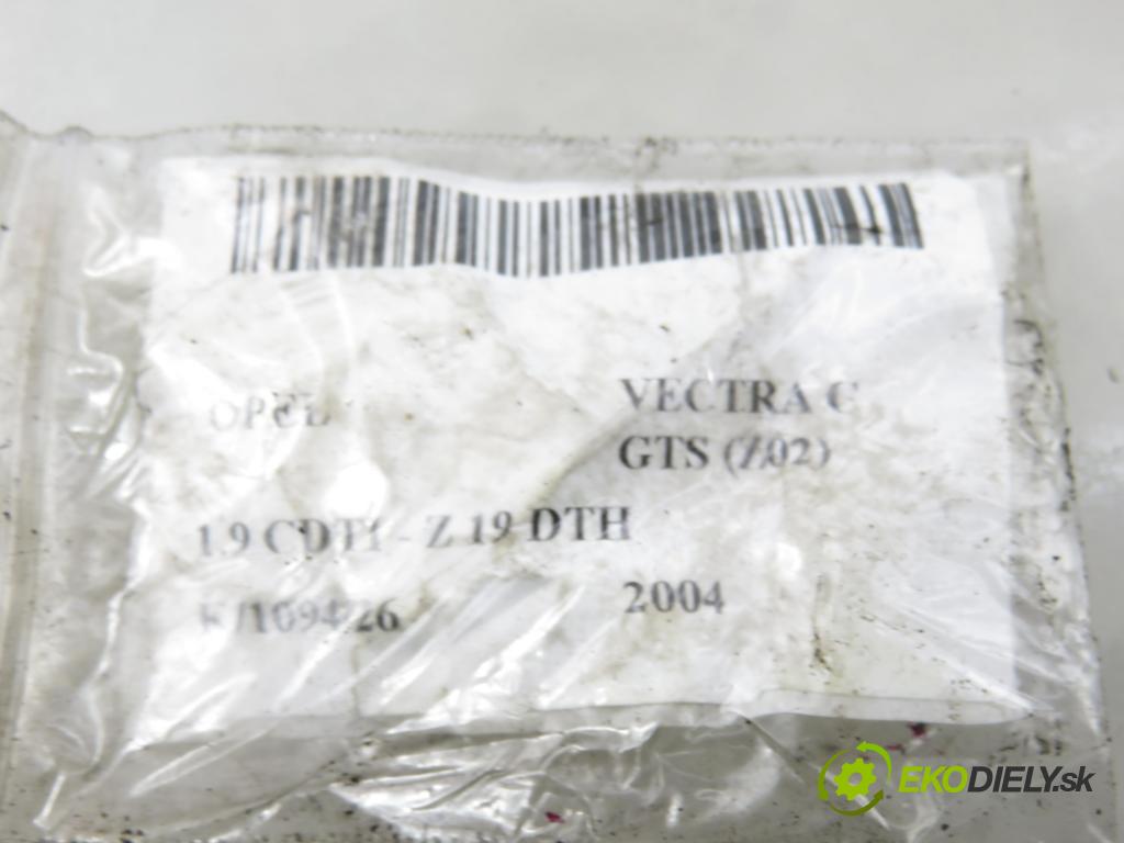 OPEL VECTRA C GTS (Z02) LIFTBACK 2004 110,00 1.9 CDTI - Z 19 DTH 1910,00 vstrekovač 0445110159 (Vstrekovač paliva)
