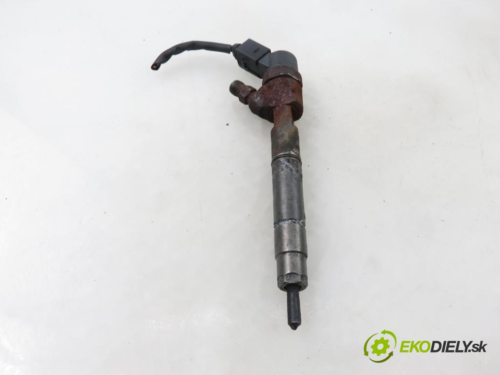 MERCEDES-BENZ KLASA A (W168) HB 2001 70,00 A 170 CDI 95 - OM 668.942 1689,00 vstrekovač 0986435058 ; 6680701287 (Vstrekovač paliva)