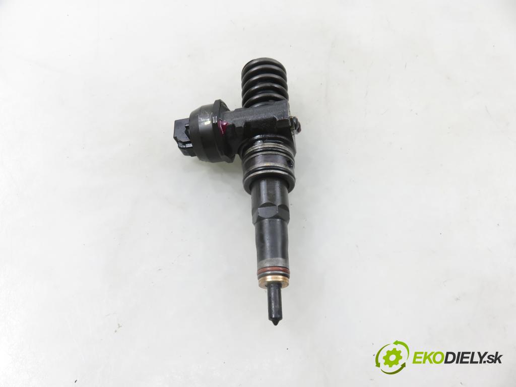 VW PASSAT B5.5 Variant (3B6) KOMBI 2004 100,00 2.0 TDI - BGW 1968,00 vstříkovač 038130073BC ; 0414720222 (Vstřikovač paliva)