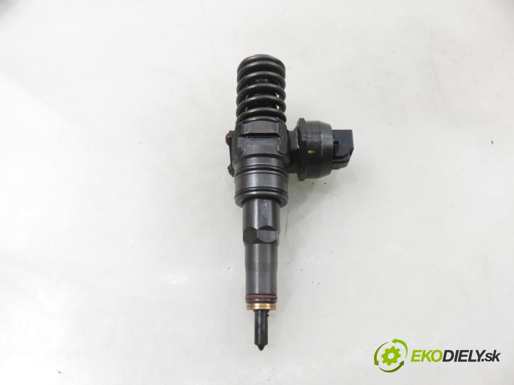 VW PASSAT B5.5 Variant (3B6) KOMBI 2004 100,00 2.0 TDI - BGW 1968,00 vstříkovač 038130073BC ; 0414720222 (Vstřikovač paliva)