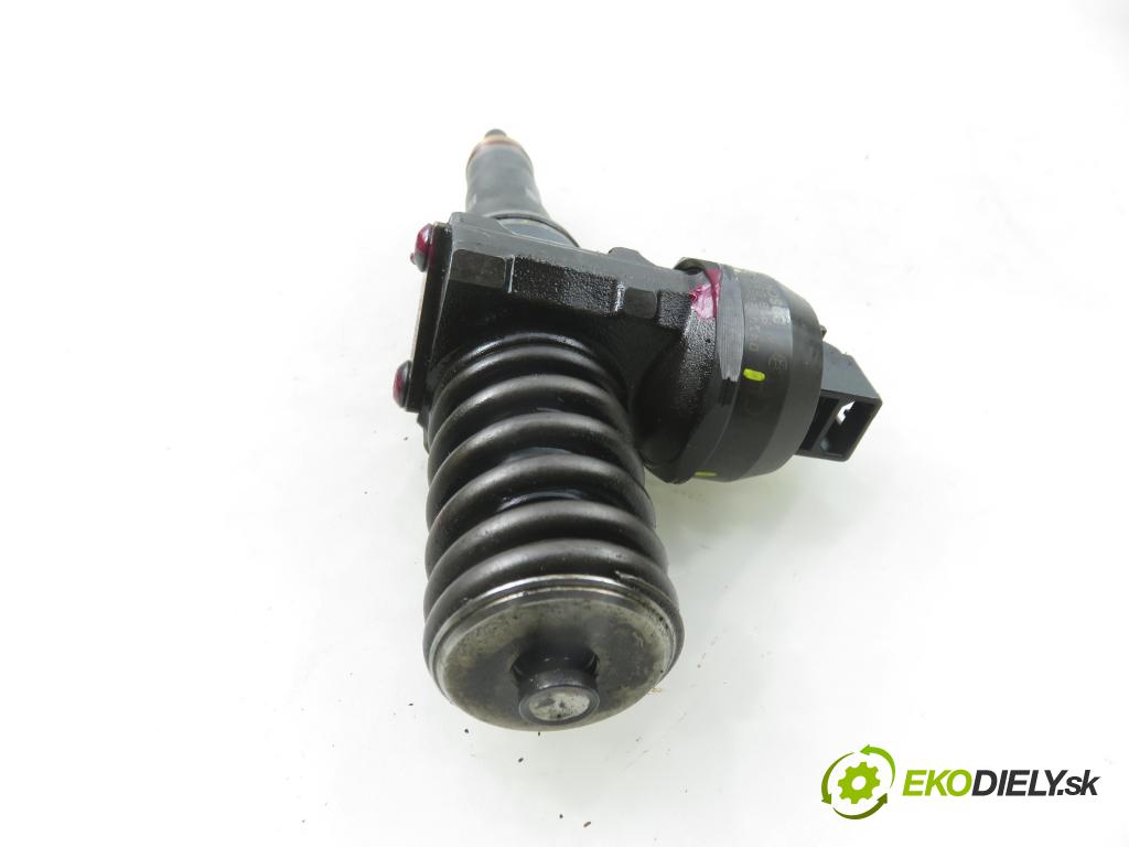 VW PASSAT B5.5 Variant (3B6) KOMBI 2004 100,00 2.0 TDI - BGW 1968,00 vstříkovač 038130073BC ; 0414720222 (Vstřikovač paliva)