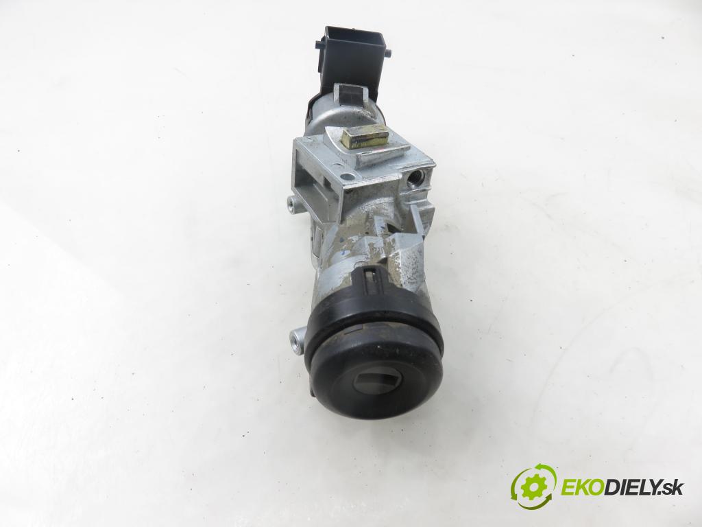 MAZDA 5 (CR19) MINIVAN 2006 105,00 2.0 MZR-CD 143 - RF7J 1998,00 spínačka / VLOŽKY 3M513F880AC