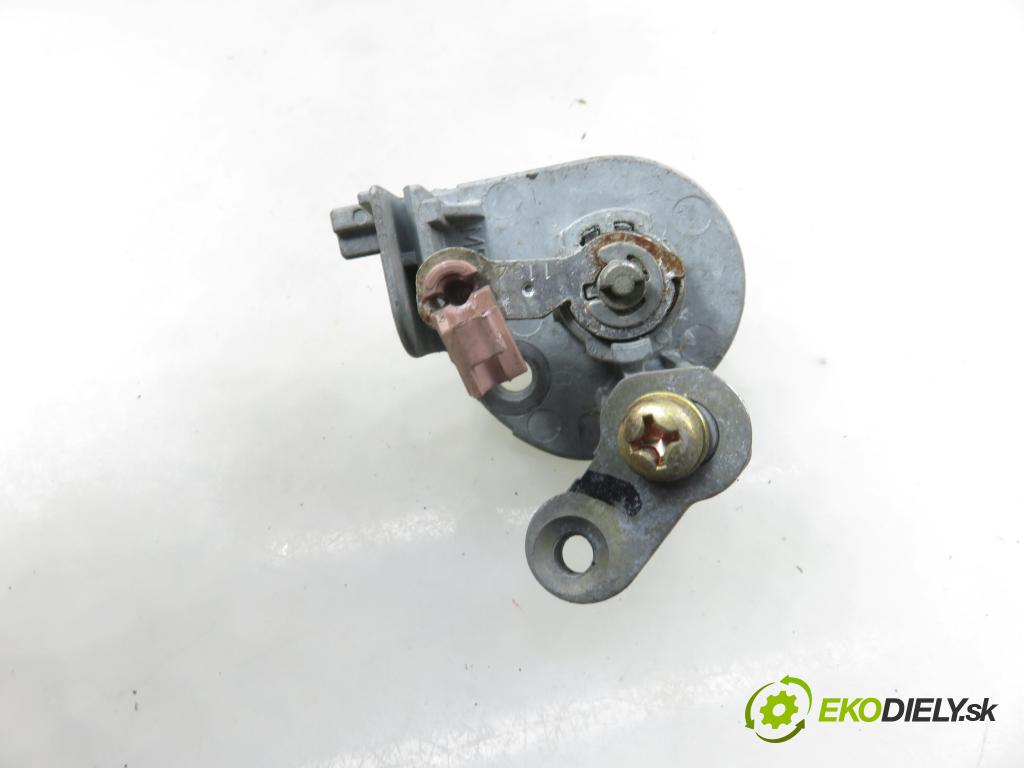 MAZDA 5 (CR19) MINIVAN 2006 105,00 2.0 MZR-CD 143 - RF7J 1998,00 spínačka / VLOŽKY 3M513F880AC