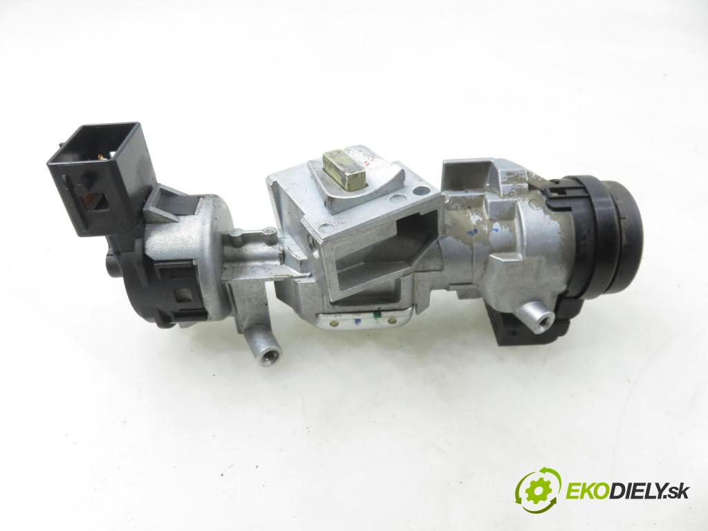 MAZDA 5 (CR19) MINIVAN 2006 105,00 2.0 MZR-CD 143 - RF7J 1998,00 spínačka / VLOŽKY 3M513F880AC