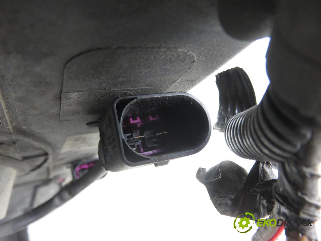 VW SHARAN (7M8, 7M9, 7M6) MINIVAN 2003 110,00 1.8 T 20V - AWC 1781,00 ventilátor chladič PODNEBÍ / VODA 7M3121203 ; Y218A247CA ; 7M3959455A