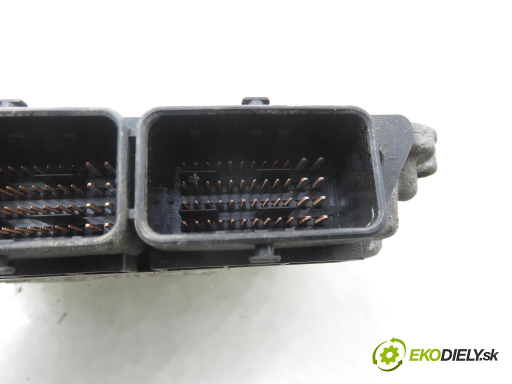 RENAULT MASTER II Skrzynia (FD) FURGON 2008 84,00 2.5 dCi 120 - G9U 724 2464,00 Riadiaca jednotka Motor 0281013364 ; 8200635663 ; 8200833387