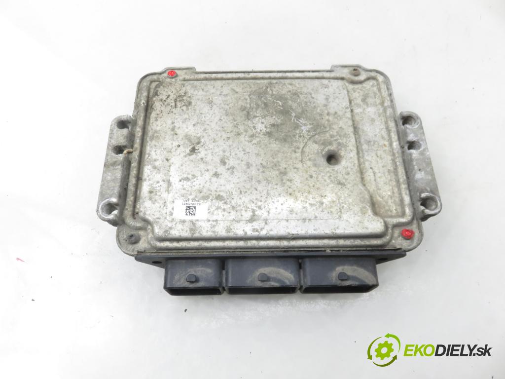 RENAULT MASTER II Skrzynia (FD) FURGON 2008 84,00 2.5 dCi 120 - G9U 724 2464,00 Riadiaca jednotka Motor 0281013364 ; 8200635663 ; 8200833387