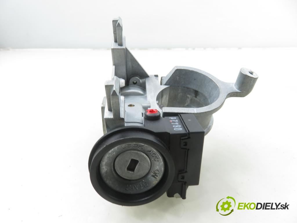 MITSUBISHI COLT VI (Z3_A, Z2_A) HB 2012 55,00 1.1 - 3A91 1124,00 spínačka 4408A040 ; 5WK45107 ; MR587813 (Spínací skříňka)