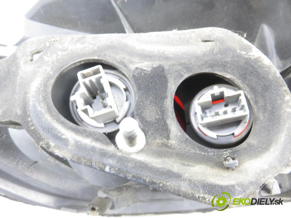 MAZDA 2 (DY) HB 2006 50,00 1.4 CD - F6JA 1399,00 Svetlo pravé zadné 6M7113404AF