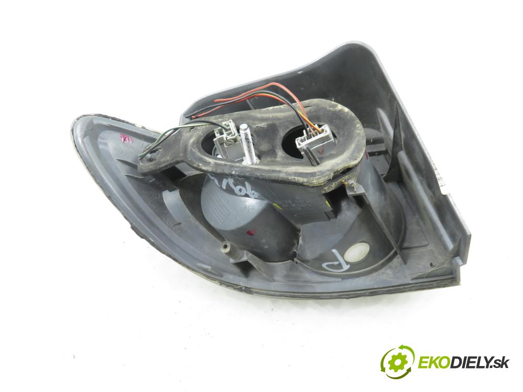 MAZDA 2 (DY) HB 2006 50,00 1.4 CD - F6JA 1399,00 Svetlo pravé zadné 6M7113404AF