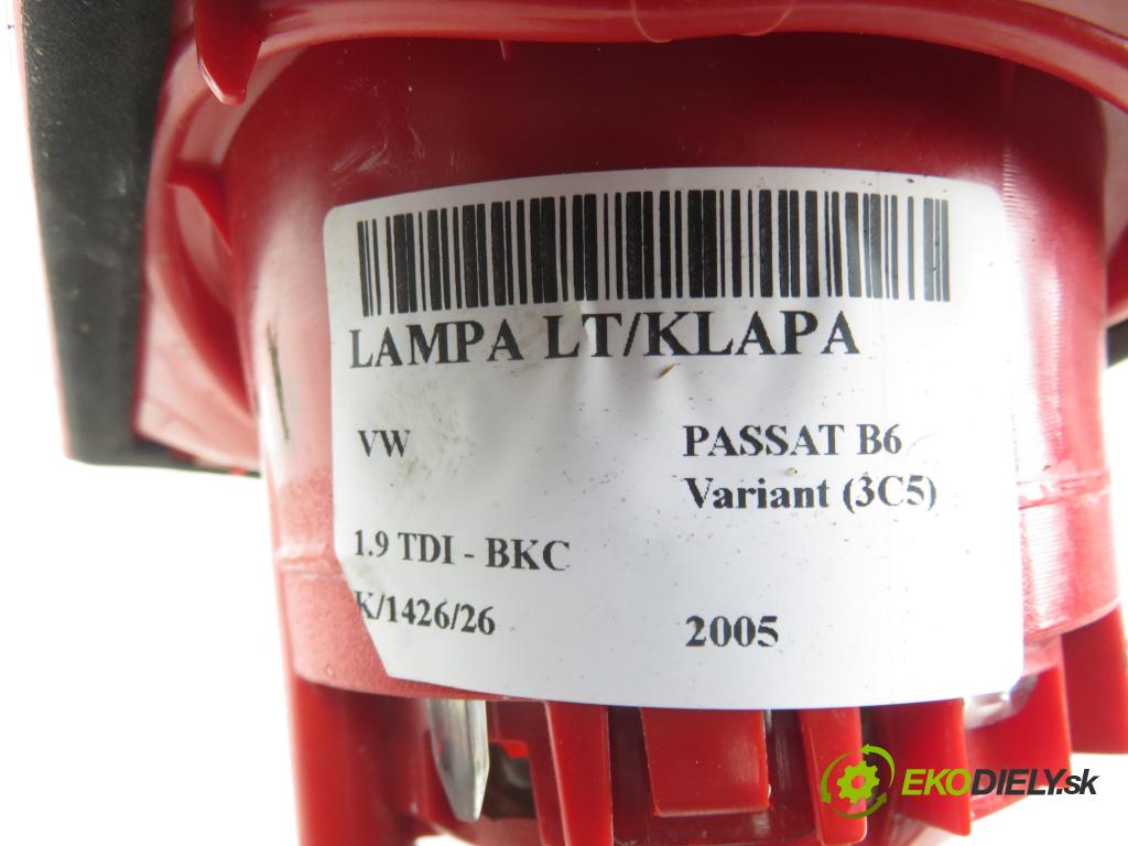 VW PASSAT B6 Variant (3C5) KOMBI 2005 77,00 1.9 TDI - BKC 1896,00 Svetlo ľavé zadné kufor 3C9945093