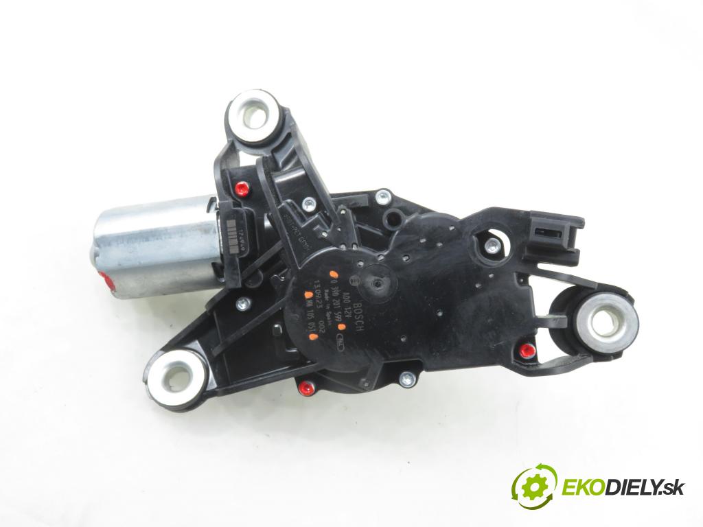 MITSUBISHI COLT VI (Z3_A, Z2_A) HB 2012 55,00 1.1 - 3A91 1124,00 motorek stěrače ZADNÍ: 0390201599 ; MN105051