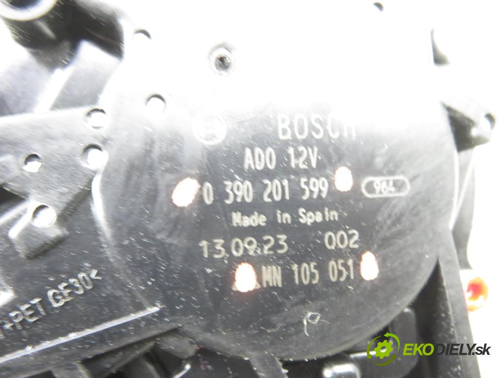 MITSUBISHI COLT VI (Z3_A, Z2_A) HB 2012 55,00 1.1 - 3A91 1124,00 motorek stěrače ZADNÍ: 0390201599 ; MN105051