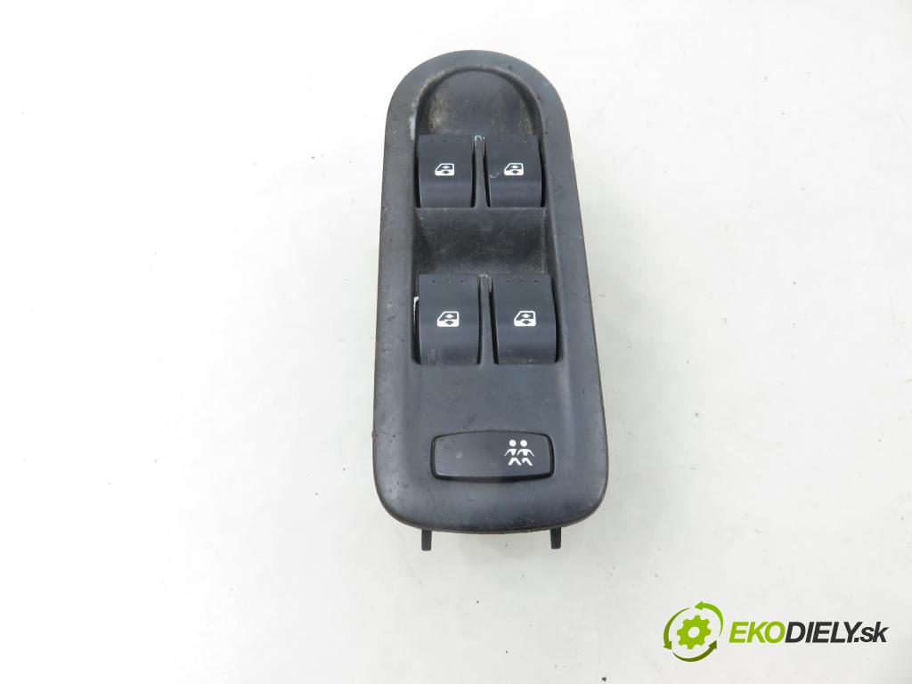 RENAULT MEGANE II Kombi (KM0/1_) KOMBI 2005 88,00 1.9 dCi 120 - F9Q 800 1870,00 Panel ovládania okien 156018070
