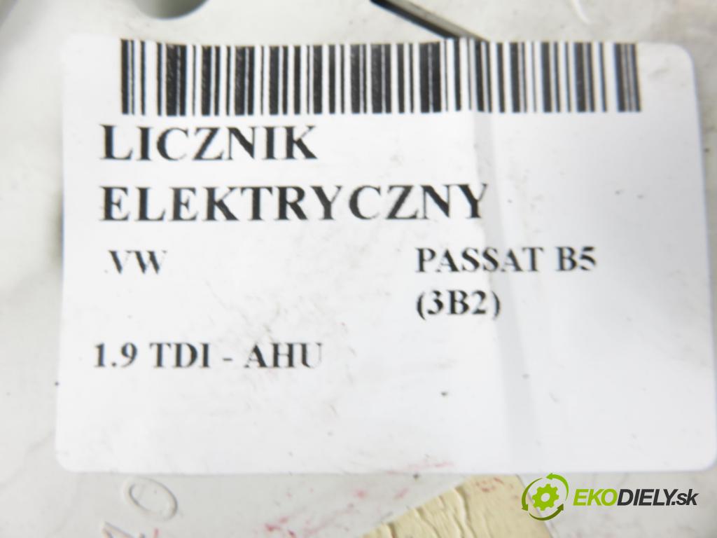 VW PASSAT B5 (3B2) SEDAN 1997 66,00 1.9 TDI 90 - AHU 1896,00 prístrojovka elektrický 3B0919860D
