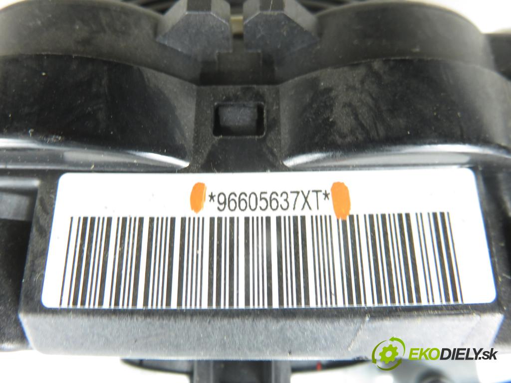 PEUGEOT 206 liftback (2A/C) HB 2001 55,00 1.4 i - KFW (TU3JP) 1360,00 páčka/prepínač 96605637XT