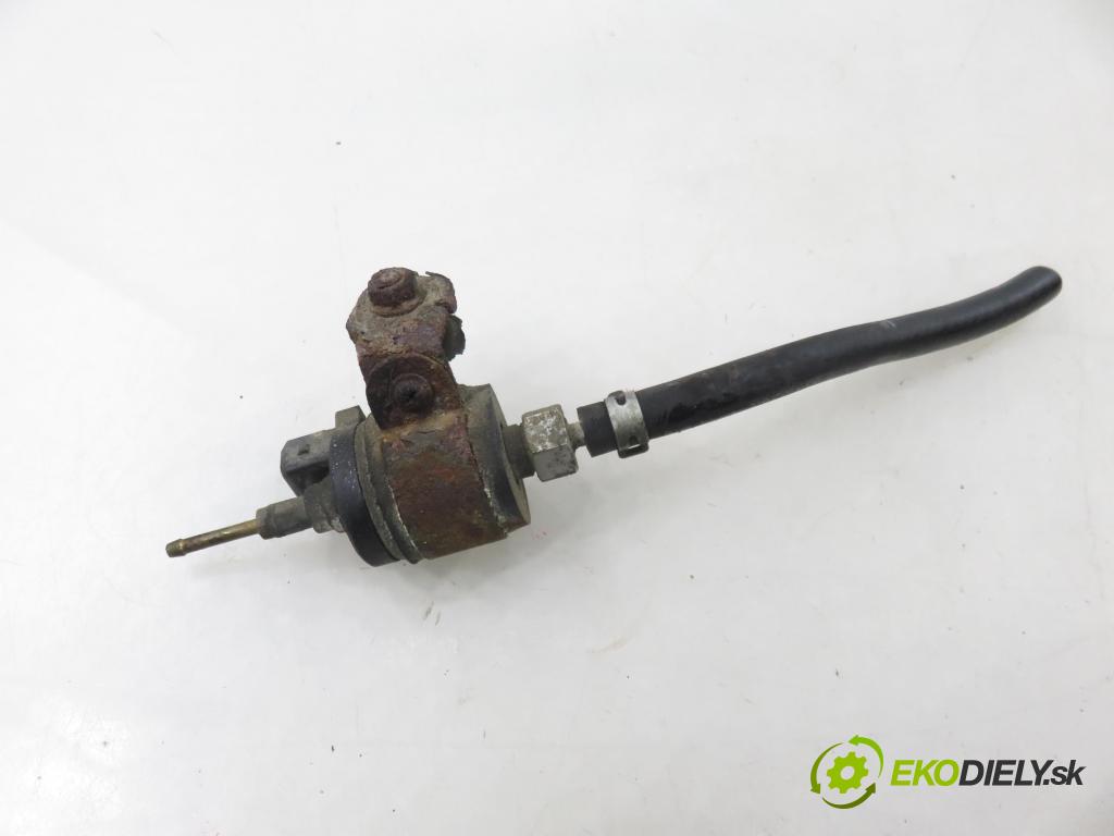 TOYOTA COROLLA (_E12_) HB 2003 66,00 2.0 D-4D 1995,00 Pumpa paliva