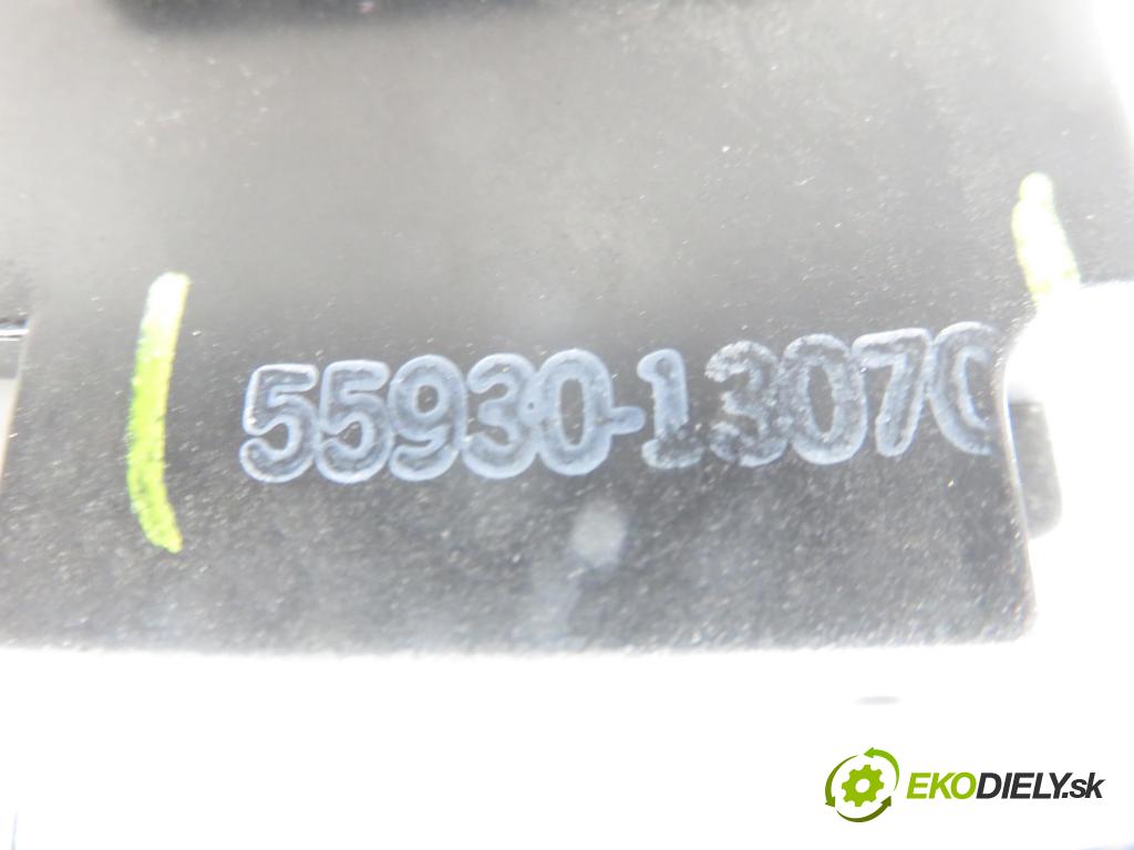 TOYOTA COROLLA (_E12_) HB 2003 66,00 2.0 D-4D (CDE120R_, CDE120L_) - 1CD-FTV 1995,00 Panel kúrenia KLIMATIZACE: 5593013070