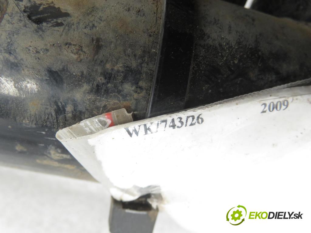 SUZUKI GRAND VITARA II (JT, TE, TD) SUV 2009 103,00 2.0 (JB420) - J20A 1995,00 ZADNÍ:
