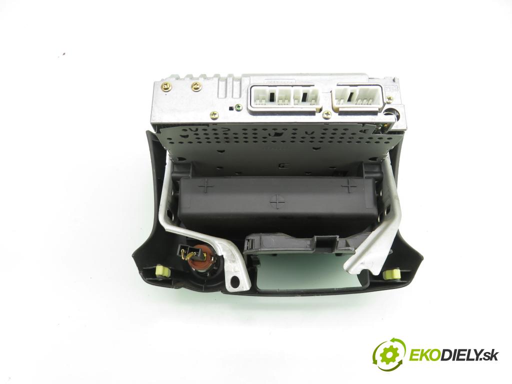 TOYOTA YARIS (_P1_) HB 2005 64,00 1.3 (SCP12_) - 2SZ-FE 1298,00 RADIO CD 861200D140