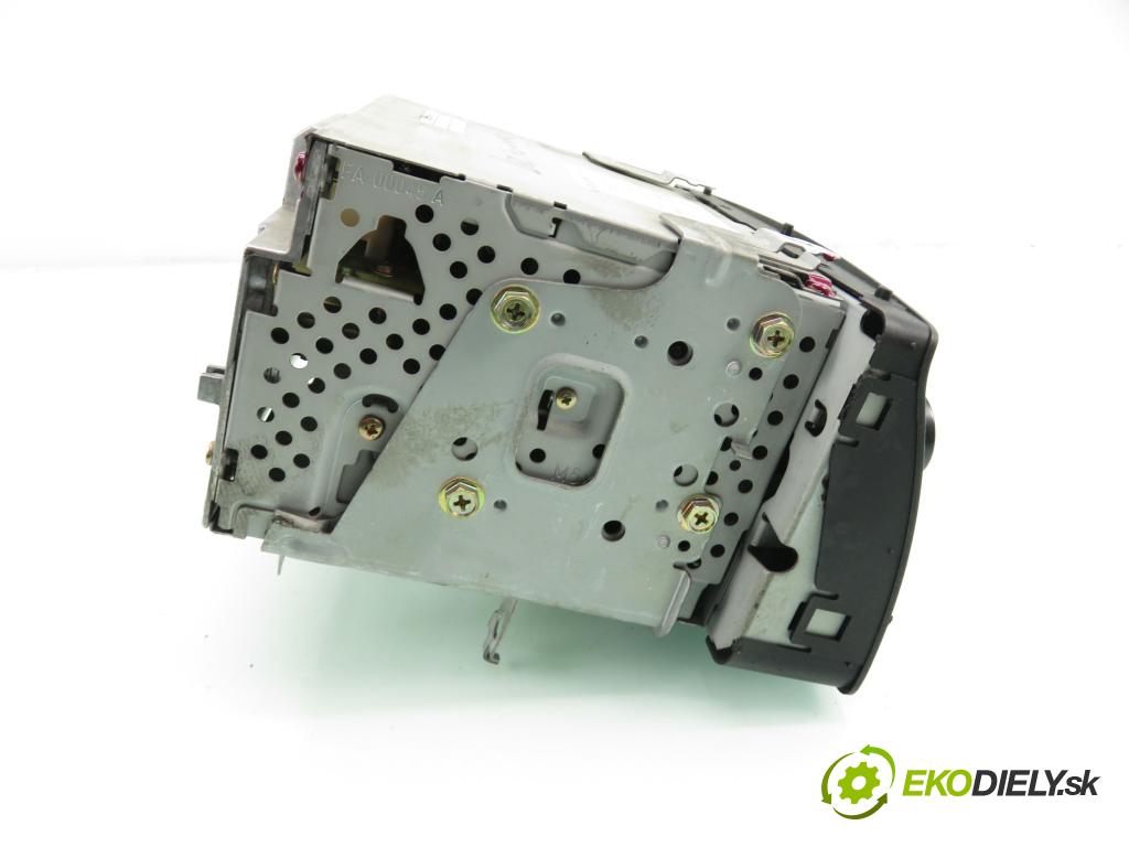 TOYOTA COROLLA (_E12_) HB 2003 71,00 1.4 VVT-i (ZZE120_) - 4ZZ-FE 1398,00 RADIO Modul 8612002250