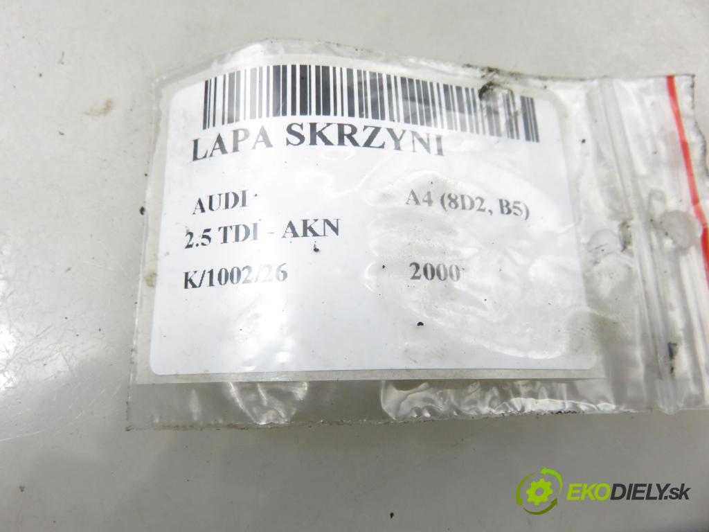AUDI A4 (8D2, B5) SEDAN 2000 110,00 2.5 TDI - AKN 2496,00 uchycení převodovky 8D0399113AS