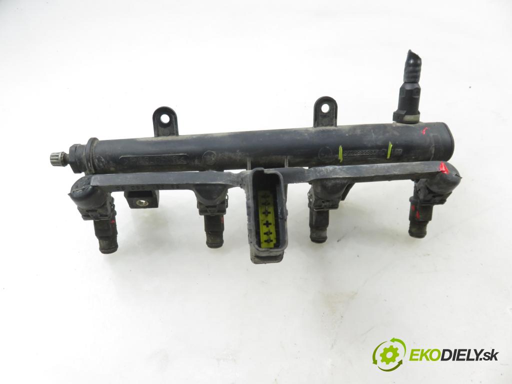 PEUGEOT 206 liftback (2A/C) HB 2001 55,00 1.4 75 - KFW 1360,00 lišta vstřikovací 9628982980 (Vstřikovací lišta)
