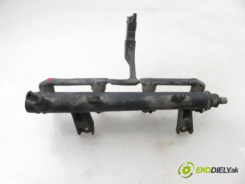 PEUGEOT 206 liftback (2A/C) HB 2001 55,00 1.4 75 - KFW 1360,00 lišta vstřikovací 9628982980 (Vstřikovací lišta)