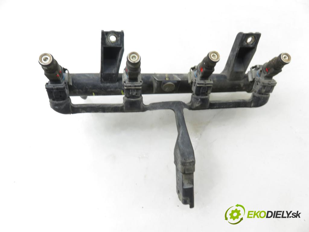 PEUGEOT 206 liftback (2A/C) HB 2001 55,00 1.4 75 - KFW 1360,00 lišta vstřikovací 9628982980 (Vstřikovací lišta)