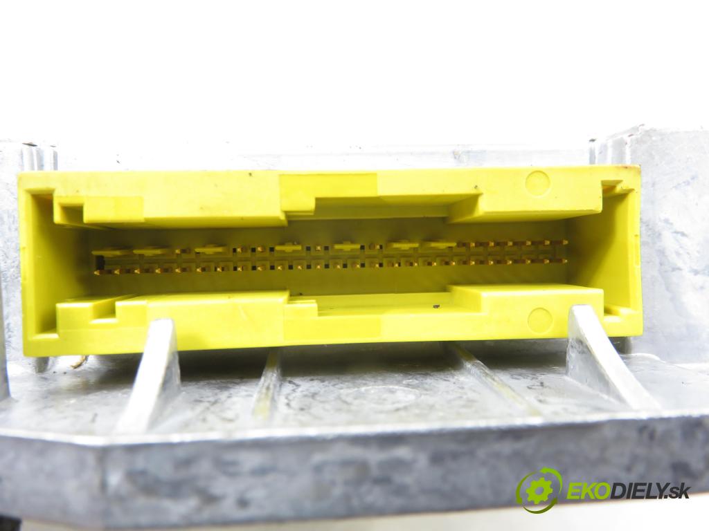 OPEL CORSA C (X01) HB 2003 55,00 1.2 16V 75 - Z 12 XE 1199,00 MODUL air BAG 24439953LB