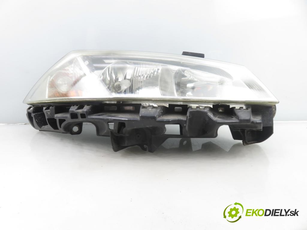 RENAULT MEGANE II Kombi (KM0/1_) KOMBI 2005 88,00 1.9 dCi 120 - F9Q 800 1870,00 Svetlo PP 8200073221J