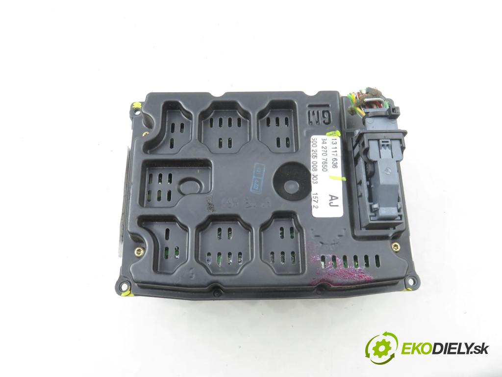 OPEL VECTRA C (Z02) SEDAN 2002 81,00 1.8 - Z 18 XEL 1796,00 RADIO 24441224 ; 330886636