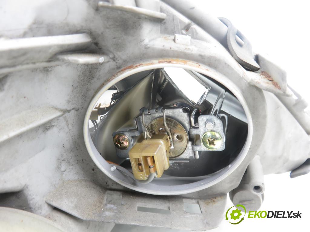 MERCEDES-BENZ KLASA A (W168) HB 1996 75,00 1.6 102 A 160  M 166.960 1598,00 Svetlo LP 1688200161 ; 0301152201