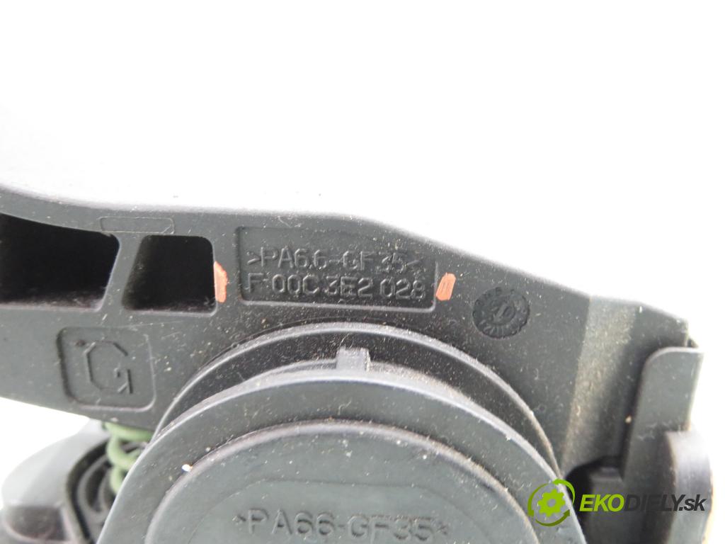 PEUGEOT 107 (PM_, PN_) HB 2006 40,00 1.4 HDi - 8HT (DV4TD) 1398,00 Potenciometer plynu F00C3E2429 ; F00C3E2028 ; 0280755019 (Potenciometer plynového pedálu)